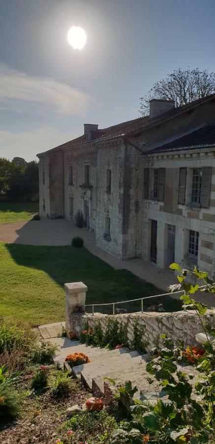 Domaine De Bourgville Monts-sur-Guesnes Buitenkant foto