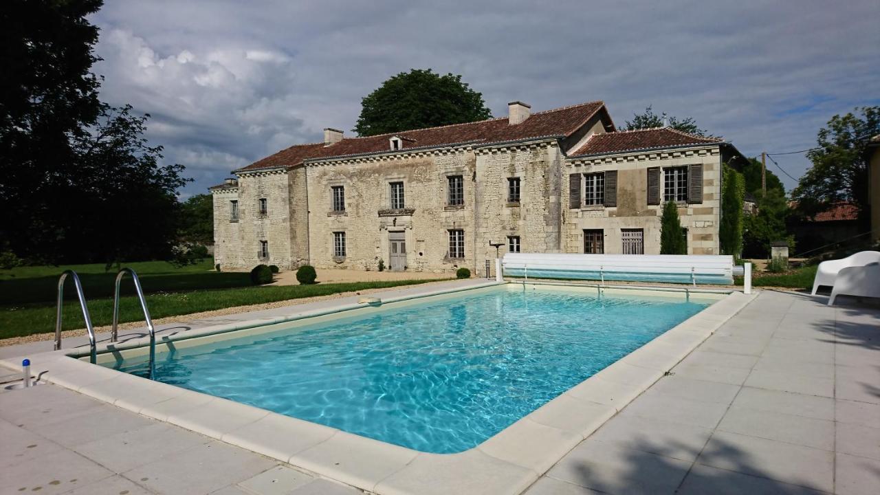 Domaine De Bourgville Monts-sur-Guesnes Buitenkant foto
