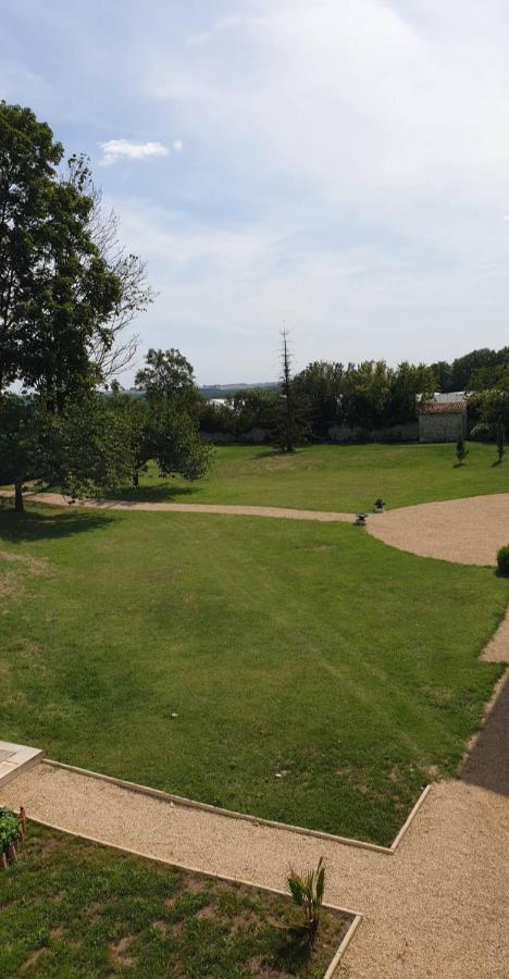 Domaine De Bourgville Monts-sur-Guesnes Buitenkant foto